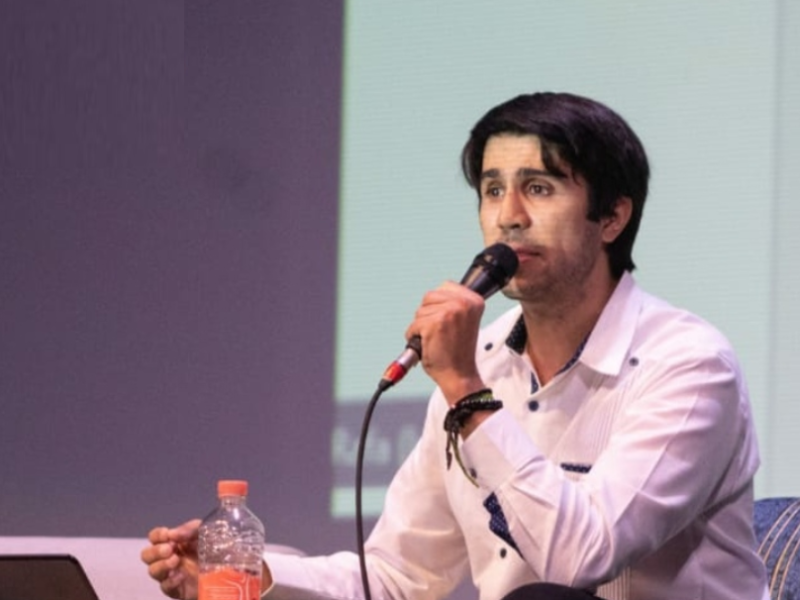 «No subestimes el poder de la paciencia. Un paso diario hacia adelante convierte lo imposible en posible» Rafael Sansores, Dir. MarCom en Avenue Media y editor en jefe en INSPIRAS