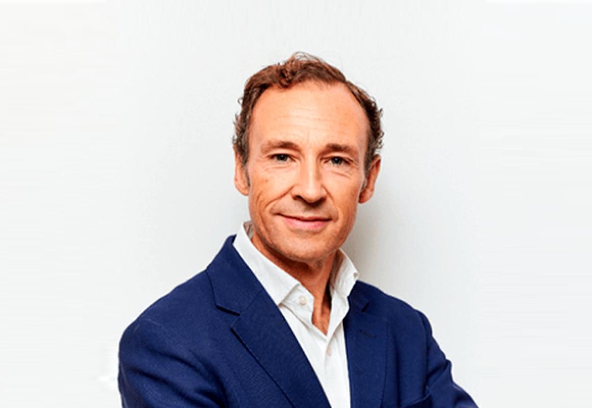 El líder debe estar siempre al frente, tanto para llevarse el primer palo como para encajar el primer aplauso» Enrique Arribas, Presidente de la Asociación de Marketing de España