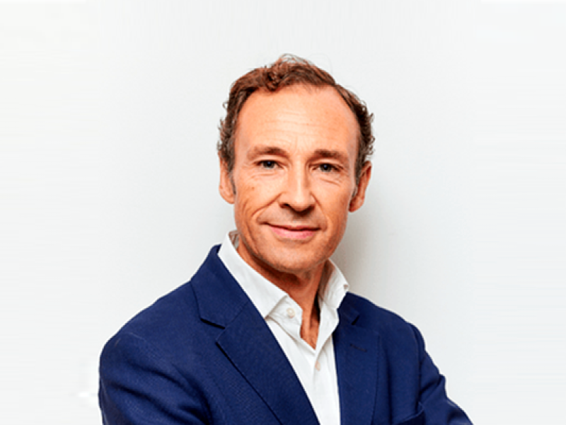 El líder debe estar siempre al frente, tanto para llevarse el primer palo como para encajar el primer aplauso» Enrique Arribas, Presidente de la Asociación de Marketing de España