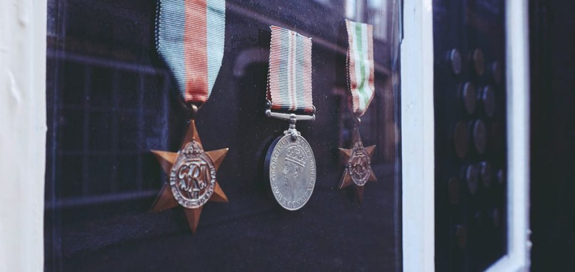 El liderazgo sin medallas: si mañana tu cargo desaparece, ¿qué quedaría de ti?